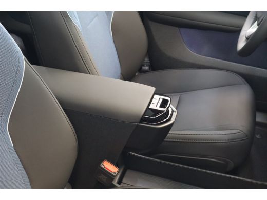 Volvo  EX30 P5 Long Range 272PK Ultra Europa 69 kWh | 22 kW lader | 360-graden camera | Draadloze telefoonlader ActivLease financial lease