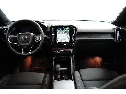 Volvo  XC40 Twin Plus AWD | Trekhaak | Stoel- en stuurverwarming | 19"-5-Doppelspeichen Sport-Design Diamants... ActivLease financial lease
