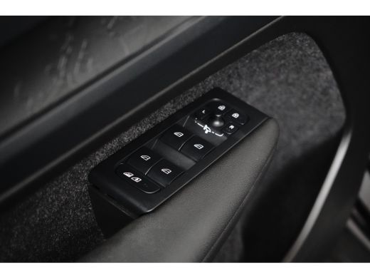 Volvo  XC40 Twin Plus AWD | Trekhaak | Stoel- en stuurverwarming | 19"-5-Doppelspeichen Sport-Design Diamants... ActivLease financial lease