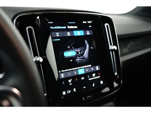 Volvo  XC40 Twin Plus AWD | Trekhaak | Stoel- en stuurverwarming | 19"-5-Doppelspeichen Sport-Design Diamants... ActivLease financial lease