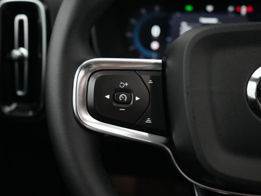 Volvo  XC40 Twin Recharge AWD Plus | 408pk | Trekhaak | Warmtepomp | Adaptive Cruise | BLIS | Stoel- & Stuurw... ActivLease financial lease