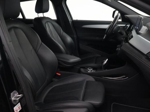 BMW X2 sDrive20i 178 PK AUT. HIGH EXECUTIVE EDITION + TREKHAAK | CAMERA | HEAD-UP | LEDER ActivLease financial lease