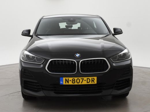 BMW X2 sDrive20i 178 PK AUT. HIGH EXECUTIVE EDITION + TREKHAAK | CAMERA | HEAD-UP | LEDER ActivLease financial lease