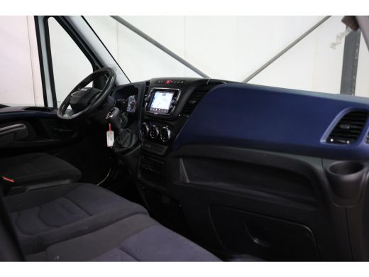 Iveco Daily 35C18H 3.0 AUTOMAAT TREKHAAK OPEN LAADBAK ActivLease financial lease