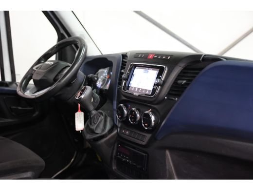 Iveco Daily 35C18H 3.0 AUTOMAAT TREKHAAK OPEN LAADBAK ActivLease financial lease