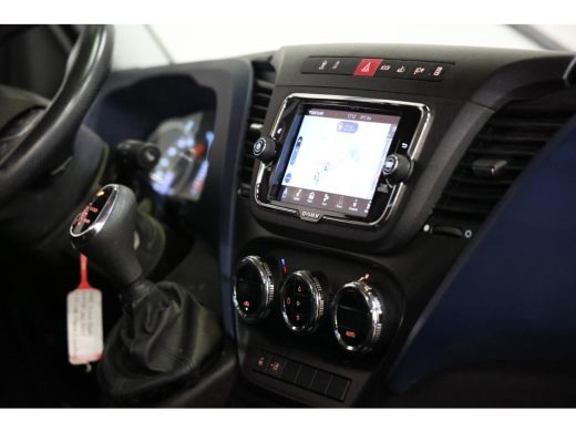Iveco Daily 35C18H 3.0 AUTOMAAT TREKHAAK OPEN LAADBAK ActivLease financial lease
