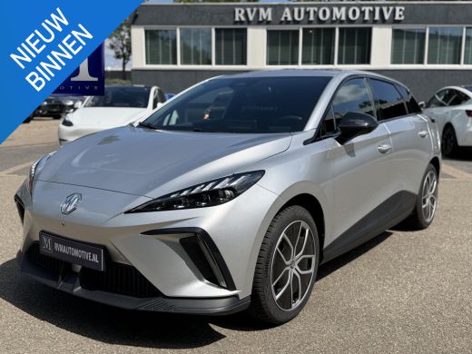 MG MG4 EV Luxury 64 kWh |360 CAMERA| 7 JAAR MG GARANTIE T/M 07-2031| ELEK. STOEL| DODE HOEK SENSOR| STOEL +... ActivLease financial lease