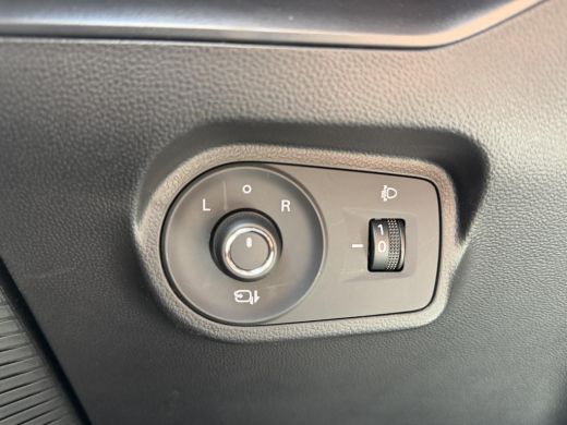MG MG4 EV Luxury 64 kWh |360 CAMERA| 7 JAAR MG GARANTIE T/M 07-2031| ELEK. STOEL| DODE HOEK SENSOR| STOEL +... ActivLease financial lease
