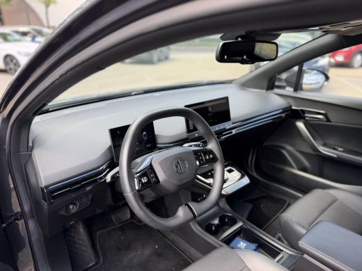 MG MG4 EV Luxury 64 kWh | 360 CAMERA| 7 JAAR MG GARANTIE T/M 03-2031| ELEK. STOEL| DODE HOEK SENSOR| STOEL ... ActivLease financial lease