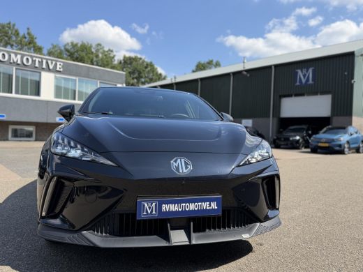 MG MG4 EV Luxury 64 kWh LONG RANGE | SOH 95 % | 15.000KM | 360&deg; CAMERA | STOEL & STUURVERWARMING | 7 JAAR M... ActivLease financial lease