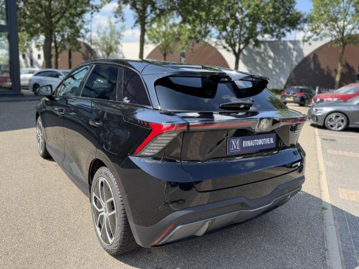 MG MG4 EV Luxury 64 kWh LONG RANGE | SOH 95 % | 15.000KM | 360&deg; CAMERA | STOEL & STUURVERWARMING | 7 JAAR M... ActivLease financial lease