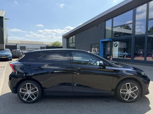 MG MG4 EV Luxury 64 kWh LONG RANGE | SOH 95 % | 15.000KM | 360&deg; CAMERA | STOEL & STUURVERWARMING | 7 JAAR M... ActivLease financial lease