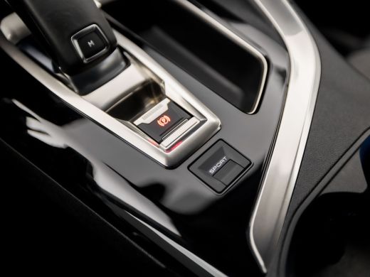 Peugeot 3008 1.2 PureTech Allure Automaat (APPLE CARPLAY, LED KOPLAMPEN, FOCAL AUDIO, LEDER, SPORTSTOELEN, GET... ActivLease financial lease