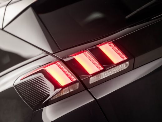 Peugeot 3008 1.2 PureTech Allure Automaat (APPLE CARPLAY, LED KOPLAMPEN, FOCAL AUDIO, LEDER, SPORTSTOELEN, GET... ActivLease financial lease