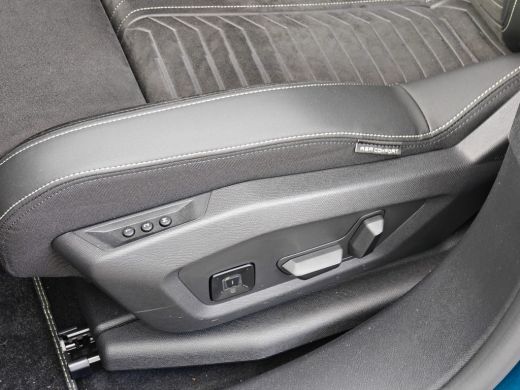 Peugeot e-3008 GT Avantage 210 73 kWh | 11 kW lader | Achterbank verwarmd | Achterstoelen verwarmd ActivLease financial lease