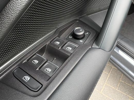 Volkswagen Tiguan 1.5 eTSI 130PK Life Edition Trekhaak/360Camera/Stoelverwarming/Full-Led ActivLease financial lease