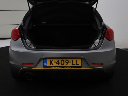 Alfa Romeo Giulietta 1.4 Turbo Sport | Gele accenten | Carplay | Park assist | Climate control | Cruise control | Carb... ActivLease financial lease