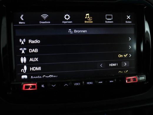 Alfa Romeo Giulietta 1.4 Turbo Sport | Gele accenten | Carplay | Park assist | Climate control | Cruise control | Carb... ActivLease financial lease