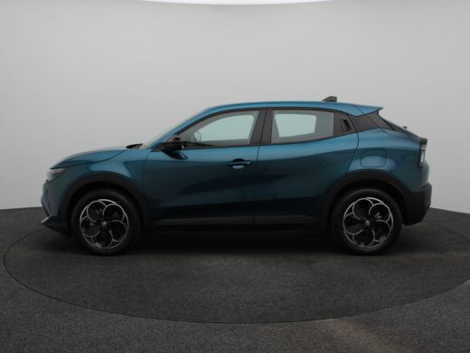 Alfa Romeo Junior Elettrica 54 kWh | Adaptieve cruise | Apple carplay/ Android auto | Parkeersensoren | Led | 97% S... ActivLease financial lease