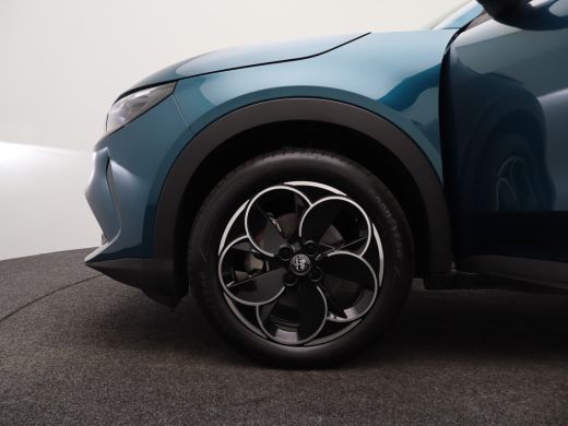 Alfa Romeo Junior Elettrica 54 kWh | Adaptieve cruise | Apple carplay/ Android auto | Parkeersensoren | Led | 97% S... ActivLease financial lease