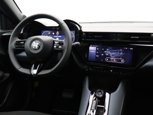 Alfa Romeo Junior Elettrica 54 kWh | Adaptieve cruise | Apple carplay/ Android auto | Parkeersensoren | Led | 97% S... ActivLease financial lease