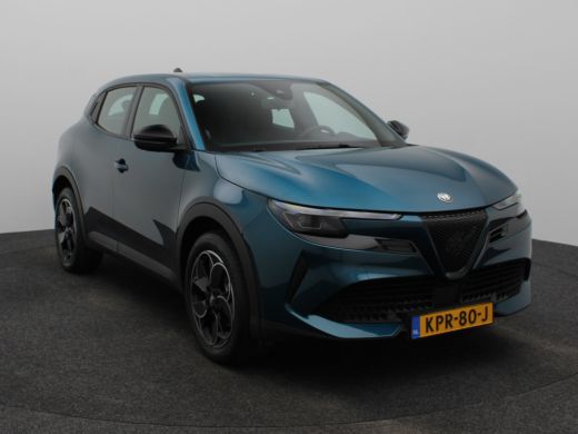 Alfa Romeo Junior Elettrica 54 kWh | Adaptieve cruise | Apple carplay/ Android auto | Parkeersensoren | Led | 97% S... ActivLease financial lease