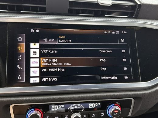 Audi Q3 45 TFSI e Hybride S Edition / 1/2 Leder-Sport / Navigatie-multimedia / Airco-ecc./ Pdc./ A.klep e... ActivLease financial lease