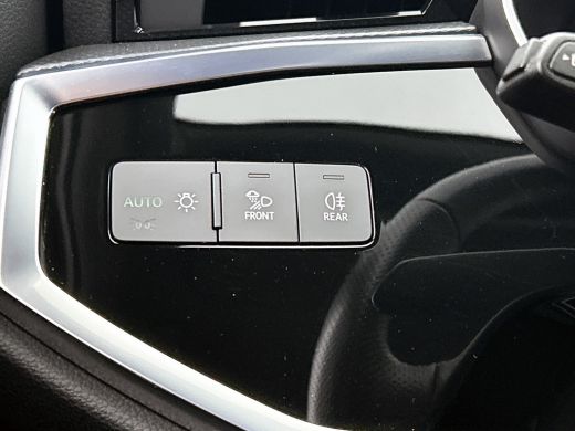 Audi Q3 45 TFSI e Hybride S Edition / 1/2 Leder-Sport / Navigatie-multimedia / Airco-ecc./ Pdc./ A.klep e... ActivLease financial lease