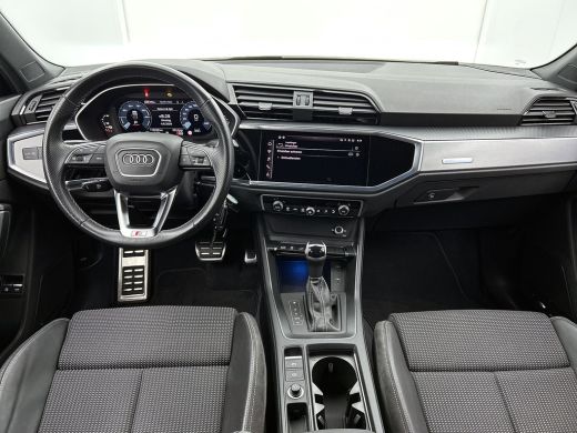 Audi Q3 45 TFSI e Hybride S Edition / 1/2 Leder-Sport / Navigatie-multimedia / Airco-ecc./ Pdc./ A.klep e... ActivLease financial lease