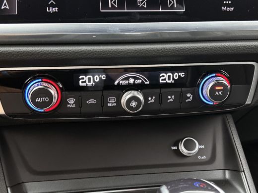 Audi Q3 45 TFSI e Hybride S Edition / 1/2 Leder-Sport / Navigatie-multimedia / Airco-ecc./ Pdc./ A.klep e... ActivLease financial lease