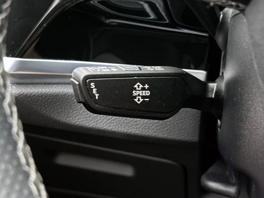 Audi Q3 45 TFSI e Hybride S Edition / 1/2 Leder-Sport / Navigatie-multimedia / Airco-ecc./ Pdc./ A.klep e... ActivLease financial lease