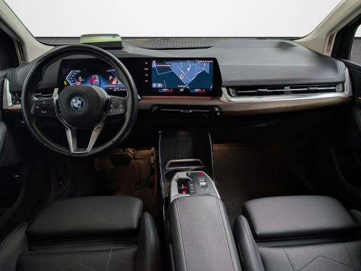 BMW 2 Serie Active Tourer 225e xDrive | Elekt. wegklapbare Trekhaak | 360 Camera | Head-Up Display | Leder ActivLease financial lease