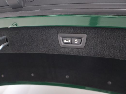 BMW M8 COMPETITION 626 PK IRISH GREEN + BOWERS & WILKINS | KERAMISCHE REMMEN ActivLease financial lease