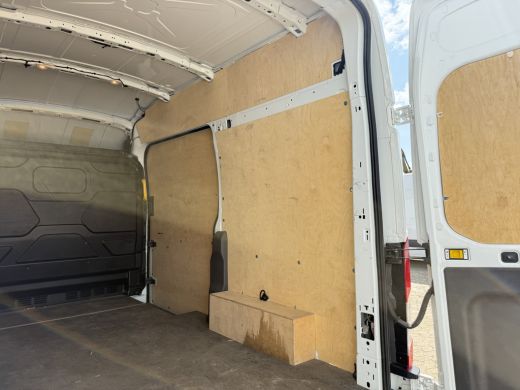 Ford E-Transit 68kWh 184PK L2H3 317km WLTP 97.3% (SOH) BEV Snelladen 360&deg; Camera Climate Control Cruise Control ... ActivLease financial lease