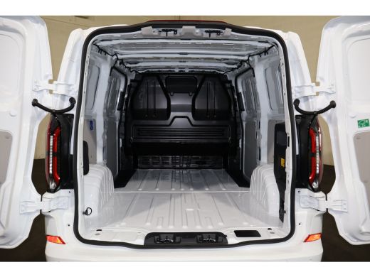 Ford E-Transit Custom 320 L1 H1 Limited 71 kWh 218pk 2x Schuifdeur Trekhaak ActivLease financial lease