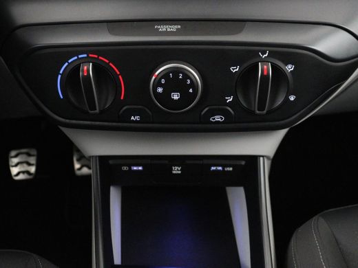 Hyundai Bayon | Virtual | Cruise control | Carplay | Park assist | DAB | Lane assist | Full LED | Camera ActivLease financial lease