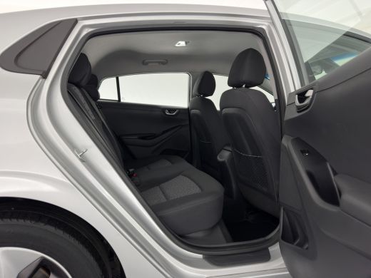 Hyundai IONIQ Comfort EV (INCL-BTW) Aut. *ADAPTIVE-CRUISE | DIGI-COCKPIT | SHIFTPADDLES | LANE-ASSIST | CCS-FAS... ActivLease financial lease