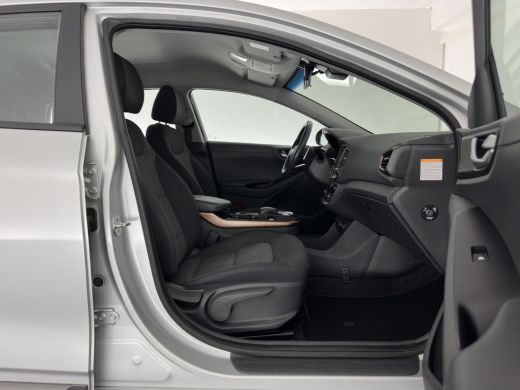 Hyundai IONIQ Comfort EV (INCL-BTW) Aut. *ADAPTIVE-CRUISE | DIGI-COCKPIT | SHIFTPADDLES | LANE-ASSIST | CCS-FAS... ActivLease financial lease