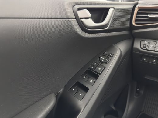 Hyundai IONIQ Comfort EV (INCL-BTW) Aut. *ADAPTIVE-CRUISE | DIGI-COCKPIT | SHIFTPADDLES | LANE-ASSIST | CCS-FAS... ActivLease financial lease