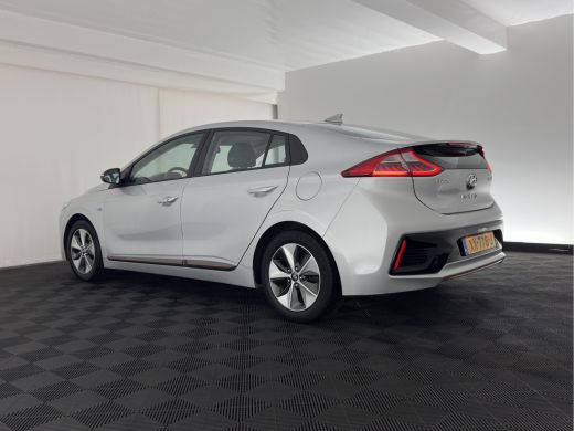 Hyundai IONIQ Comfort EV (INCL-BTW) Aut. *ADAPTIVE-CRUISE | DIGI-COCKPIT | SHIFTPADDLES | LANE-ASSIST | CCS-FAS... ActivLease financial lease