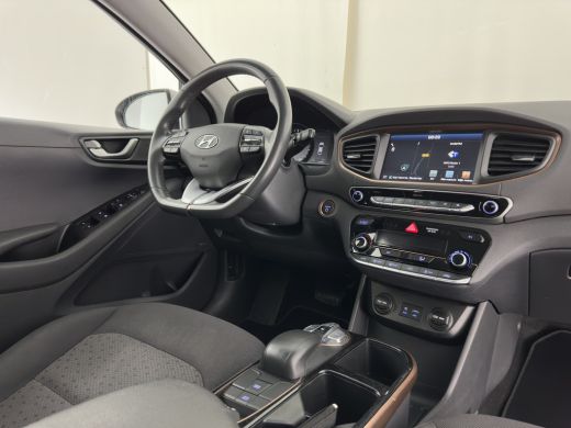 Hyundai IONIQ Comfort EV (INCL-BTW) Aut. *ADAPTIVE-CRUISE | DIGI-COCKPIT | SHIFTPADDLES | LANE-ASSIST | CCS-FAS... ActivLease financial lease