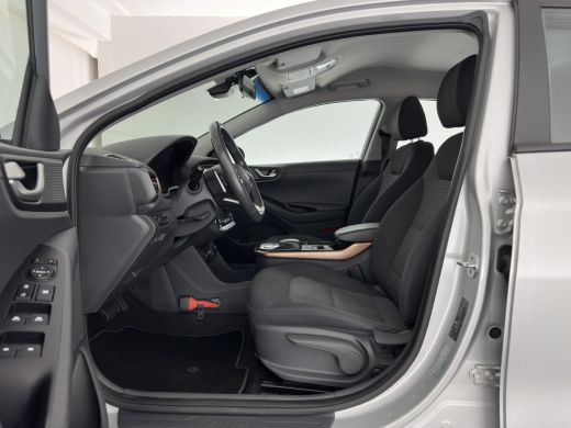 Hyundai IONIQ Comfort EV (INCL-BTW) Aut. *ADAPTIVE-CRUISE | DIGI-COCKPIT | SHIFTPADDLES | LANE-ASSIST | CCS-FAS... ActivLease financial lease
