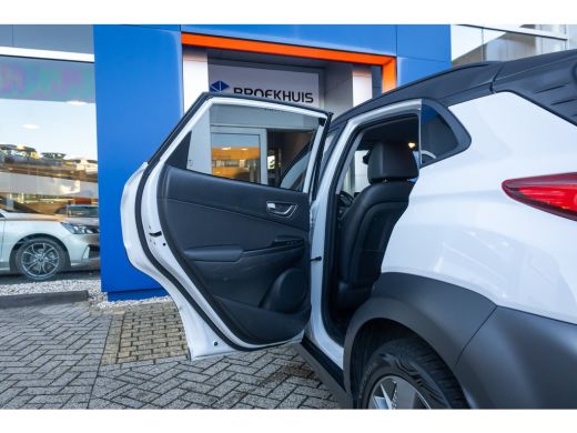 Hyundai Kona EV Comfort 64 kWh | Head-Up | Apple Carplay/Android Auto | Leder | Adaptive Cruise Control | Acht... ActivLease financial lease