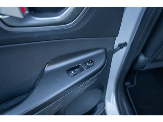 Hyundai Kona EV Comfort 64 kWh | Head-Up | Apple Carplay/Android Auto | Leder | Adaptive Cruise Control | Acht... ActivLease financial lease