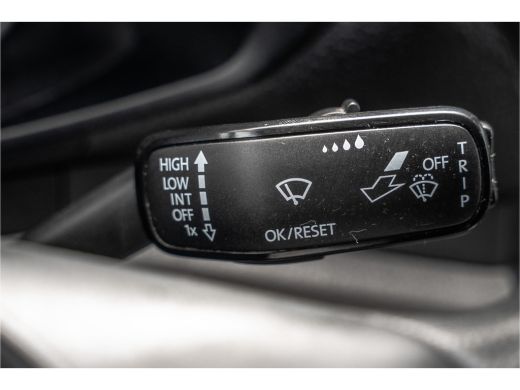 MAN TGE 2.0 TDI | L3H3 | 140 PK | 3-Zits | Trekhaak 3.0T | 1e Eigenaar | Camera | Carplay | Cruise | Airc... ActivLease financial lease