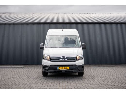 MAN TGE 2.0 TDI | L3H3 | 140 PK | 3-Zits | Trekhaak 3.0T | 1e Eigenaar | Camera | Carplay | Cruise | Airc... ActivLease financial lease