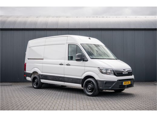 MAN TGE 2.0 TDI | L3H3 | 140 PK | 3-Zits | Trekhaak 3.0T | 1e Eigenaar | Camera | Carplay | Cruise | Airc... ActivLease financial lease