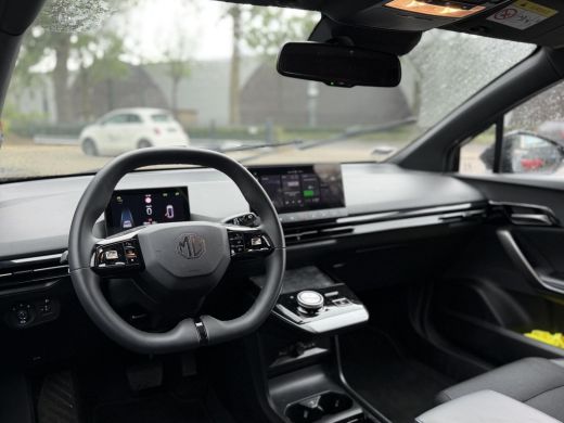 MG MG4 EV Luxury 64 kWh LONG RANGE | SOH 96% | 15.000KM | 360&deg; CAMERA | STOEL & STUURVERWARMING | 7 JAAR MG... ActivLease financial lease