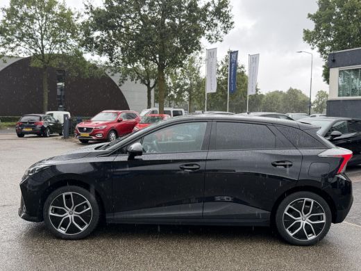 MG MG4 EV Luxury 64 kWh LONG RANGE | SOH 96% | 15.000KM | 360&deg; CAMERA | STOEL & STUURVERWARMING | 7 JAAR MG... ActivLease financial lease