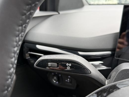 MG MG4 EV Luxury 64 kWh LONG RANGE | SOH 96% | 15.000KM | 360&deg; CAMERA | STOEL & STUURVERWARMING | 7 JAAR MG... ActivLease financial lease
